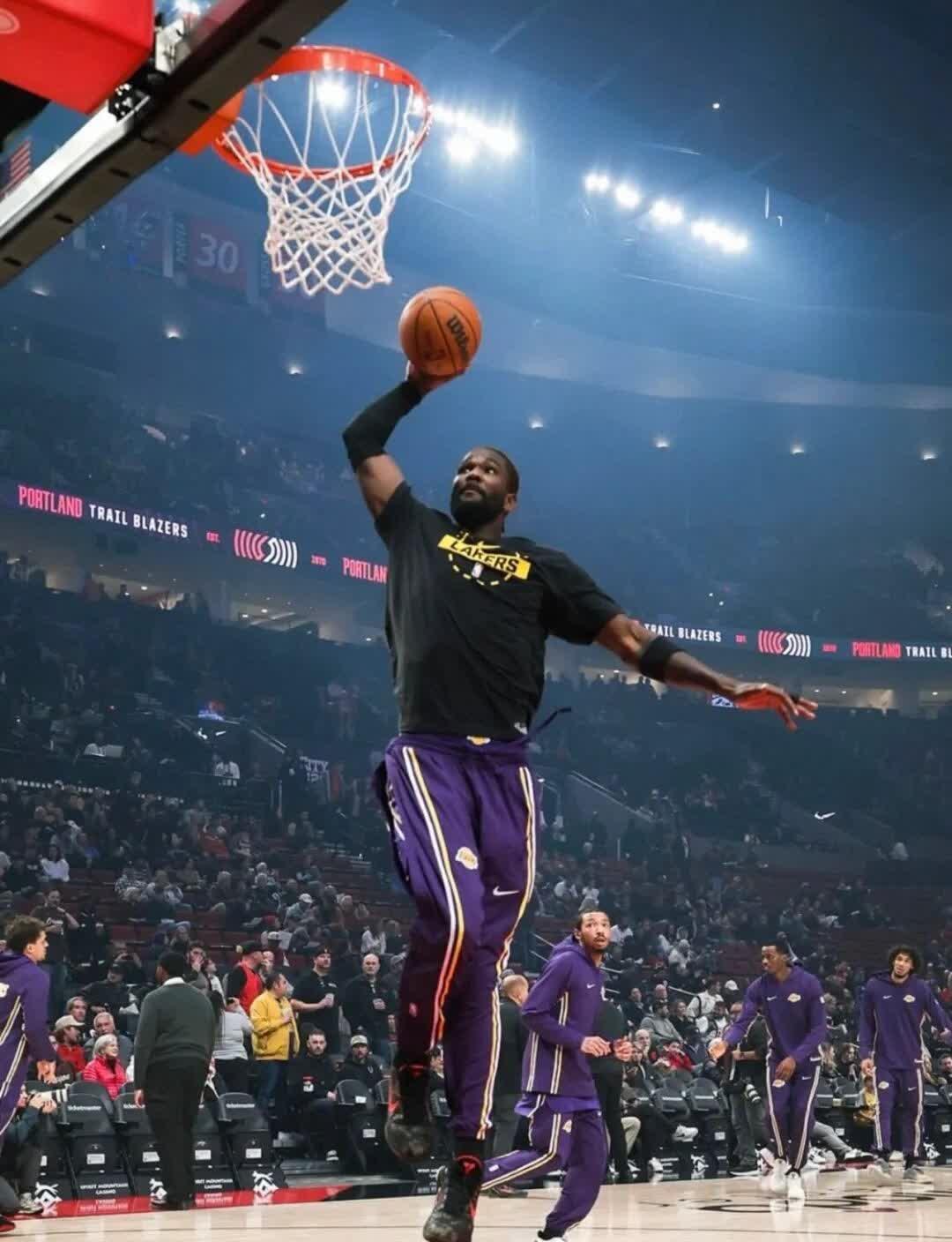 乐鱼-爵士稳占西部前列,挑战湖人之战谁赢了